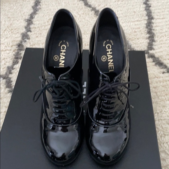 CHANEL patent leather bootie - Picture 3 of 6